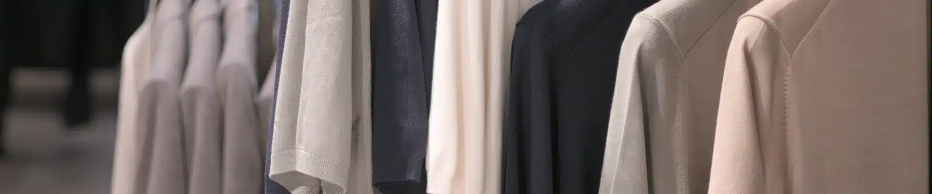 Escaparate de moda masculina Mango Man en el centro comercial Aragonia, Zaragoza