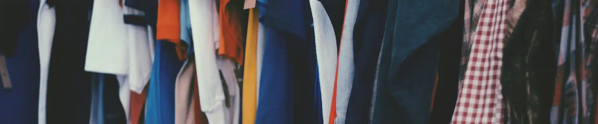 Escaparate de moda juvenil Mango Teen en el centro comercial Aragonia, Zaragoza
